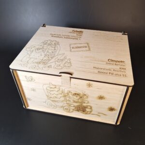 Egyedi Gravírozott Fa Karácsonyi Díszdoboz (21x17x12 cm)